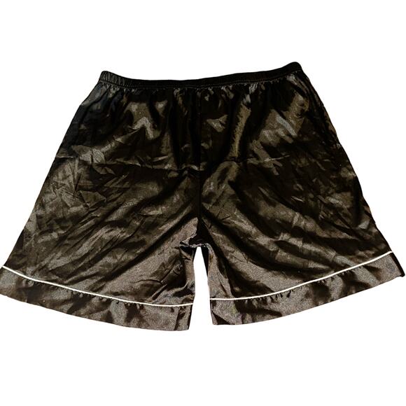 Post Malone - Austin, TX Exclusive - Satin Crew Shorts - Staff exclusive - Picture 2 of 2